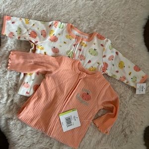 SOLD- ❌POST- NWT Babygirl Fall Pumpkin Zip Footed Sleepers